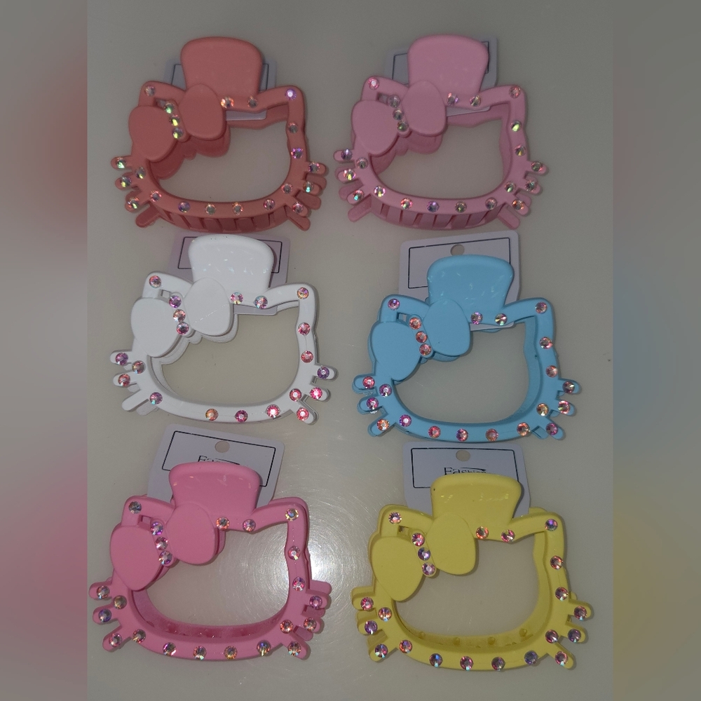 6 pcs Hello Kitty Bling Out Hair Clips Set